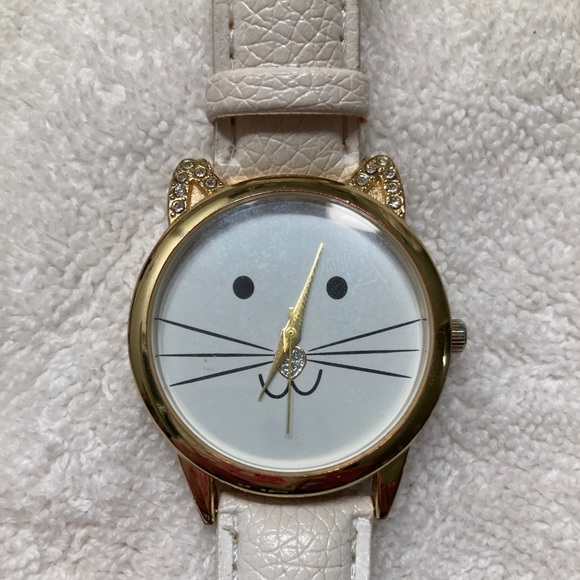 Kitty Face Watch (white) 🐱 - Picture 2 of 4